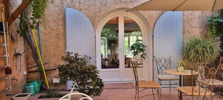 Pose de menuiseries, Fréjus